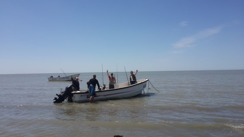pesca embarcada en Balneario Los Pocitos de la corvina