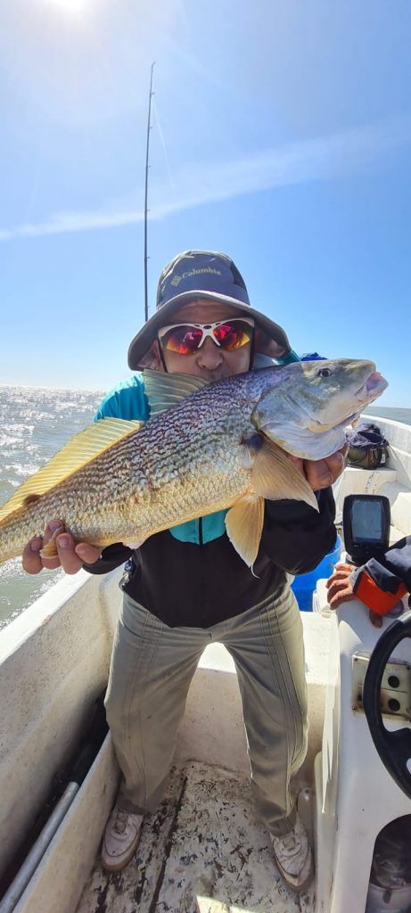 pesca embarcado de la corvina en Balneario Los Pocitos y Bahía San Blas